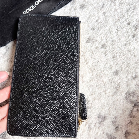 Auth Dolce & Gabbana NWOT bk leather zip wallet gold hardware box,dust bag, card - Picture 3 of 5